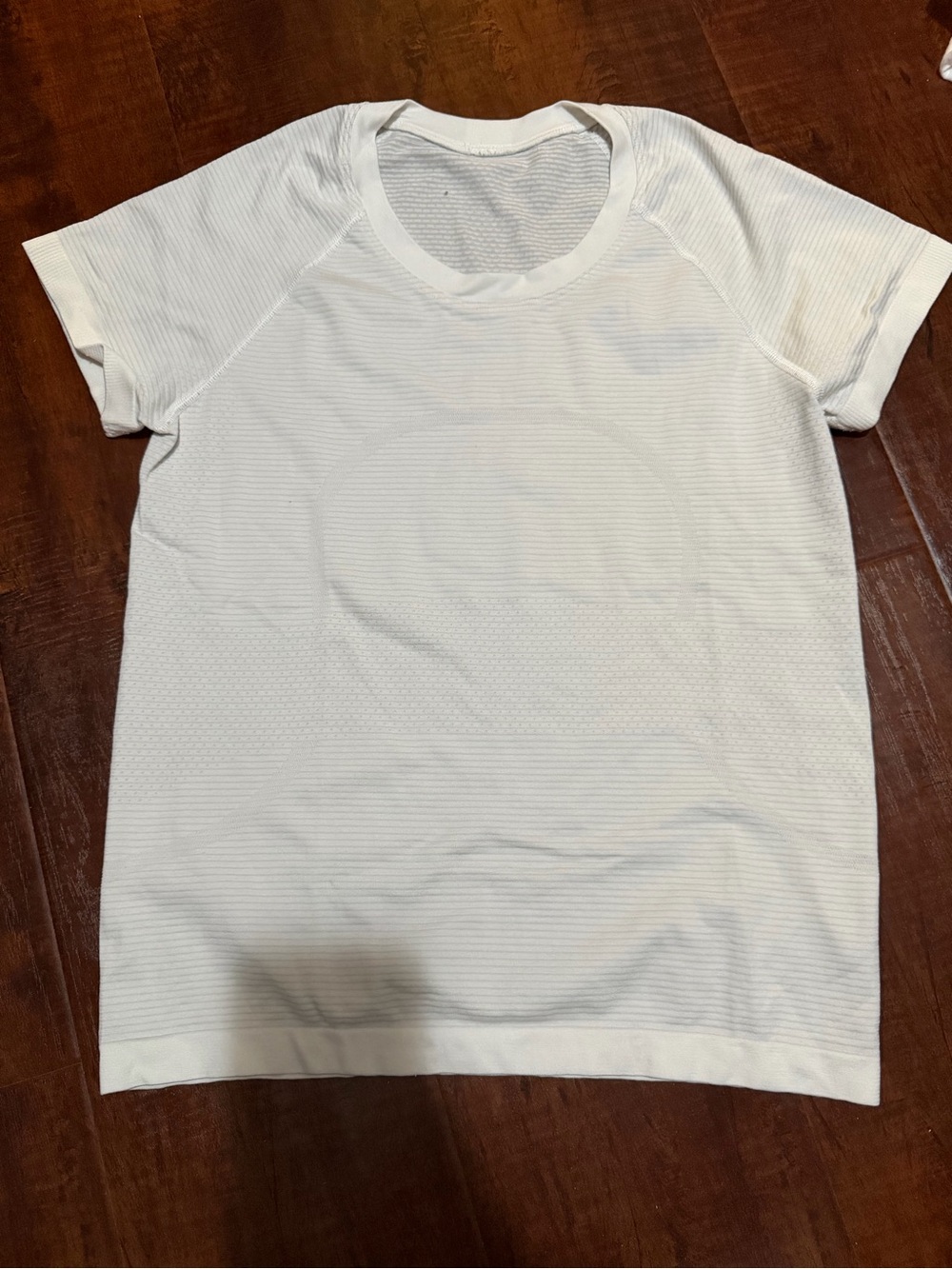 Bundle 2 lululemon shirts